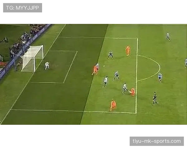 越位位置判定要点：球与倒数第二名防守队员的实际影响