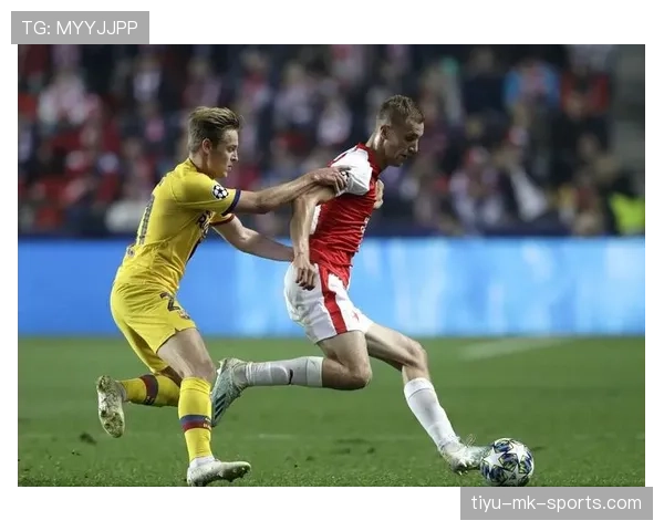 巴萨后防表现下滑，防守稳定性的问题正逐渐成为影响球队成绩的瓶颈。