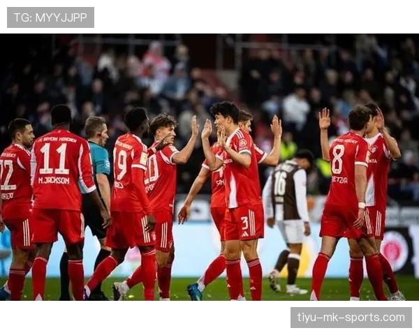 拜仁慕尼黑中场失衡问题显现，比赛控制力下降对争冠形势产生影响